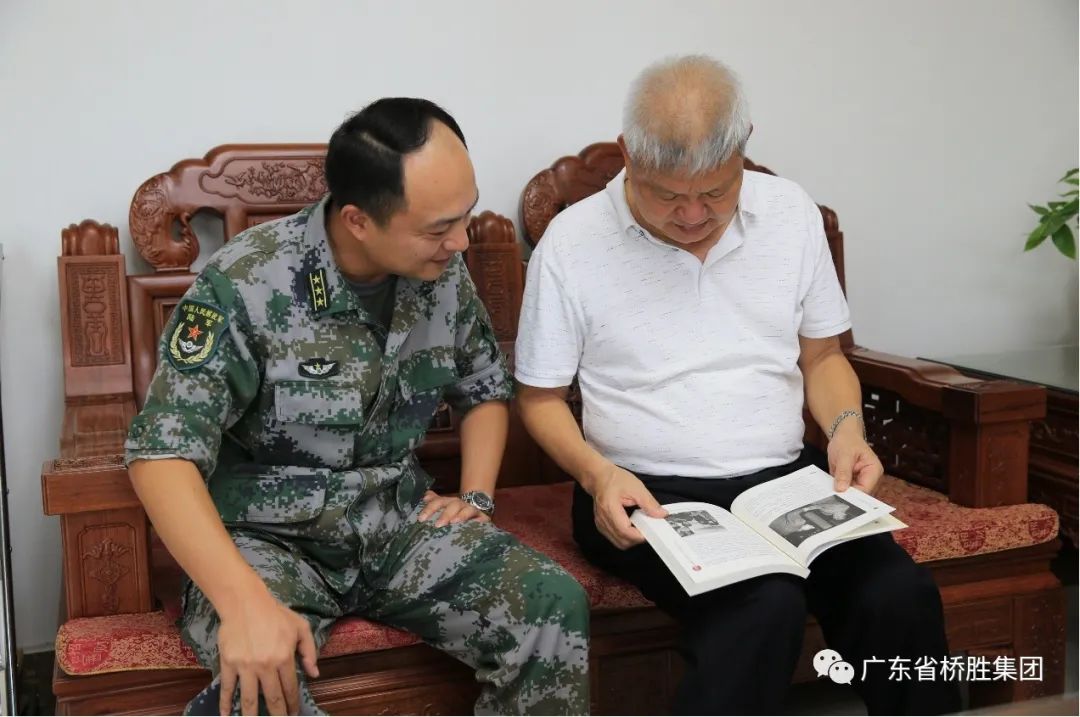 二十五載擁軍路，傾心強(qiáng)軍一世情